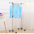 حامل ملابس سهل التركيب مع ارتفاع قابل للتعديل و 4 عجلات Penderie 1 barre inox
